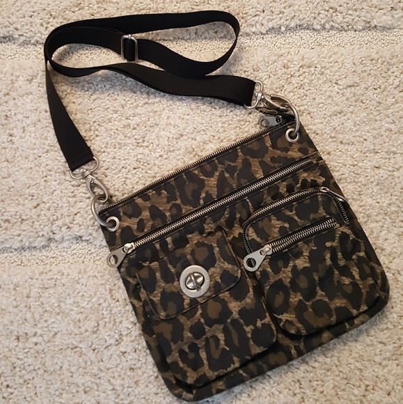 baggallini leopard print bags